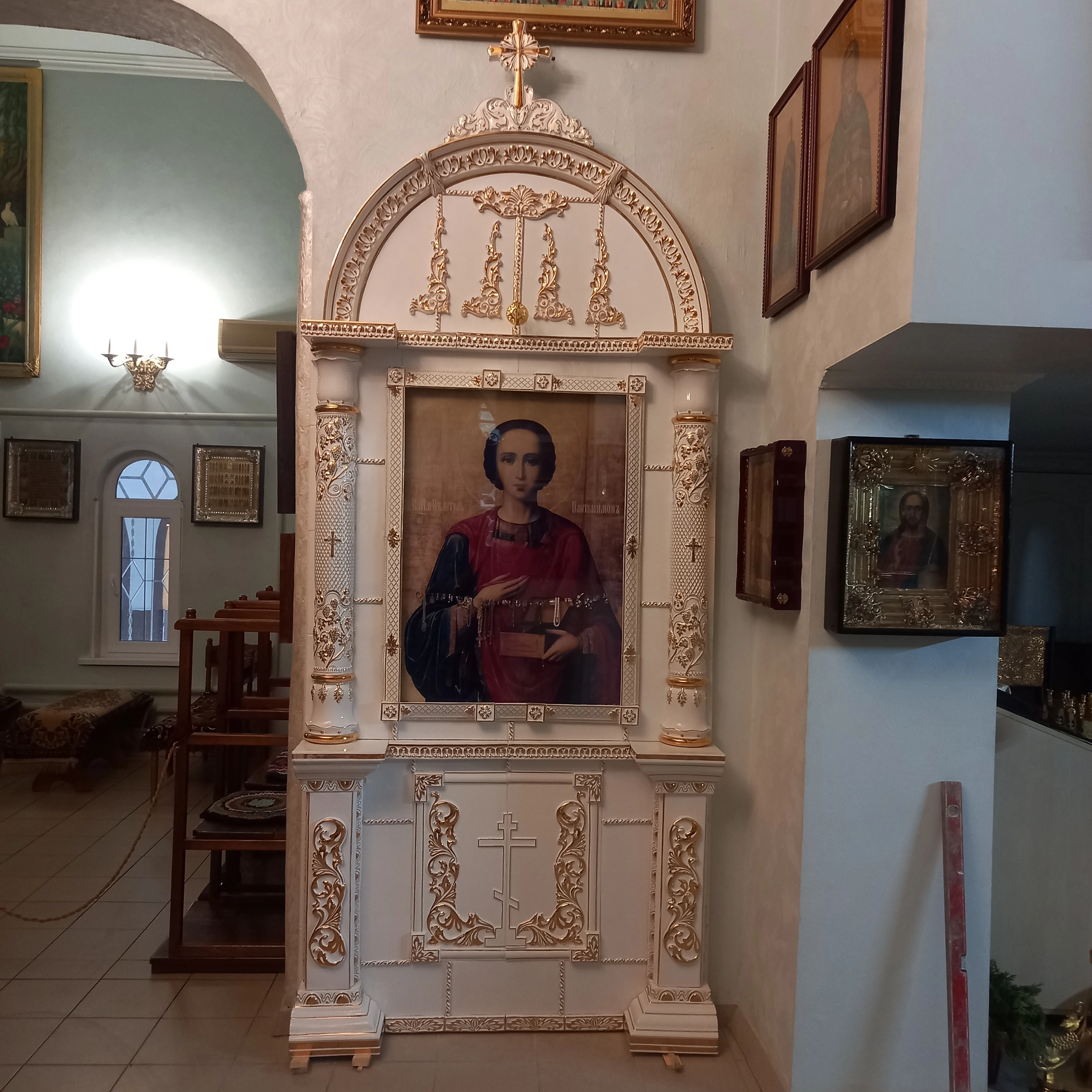 Floor Icon Case of St. Panteleimon